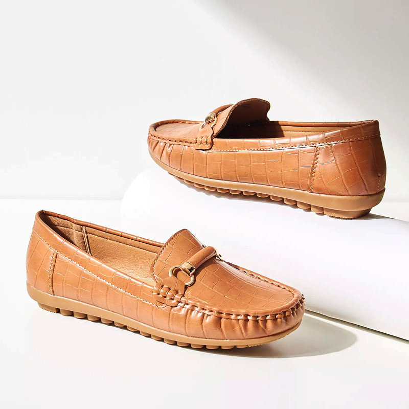 کفش کالج زنانه مکس مدل Textured Slip-On Moccasins With Metallic Accen